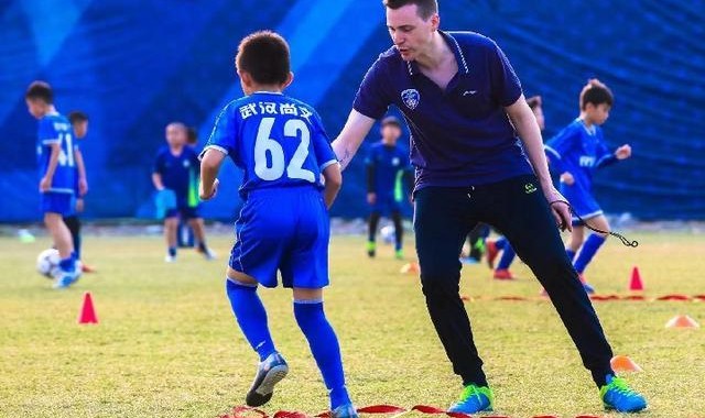  摩纳哥青训小将连场造助攻  