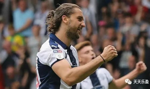  里昂锋线全面开花五比一横扫斯特拉斯堡