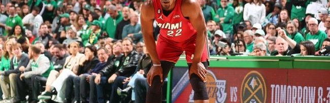  塔图姆35分绿军横扫猛龙  