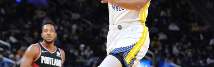  库里单节二十一分勇士三节打卡横扫开拓者显威力