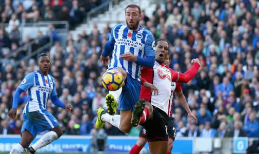  布莱顿海鸥战术灵活，边中结合打穿对手