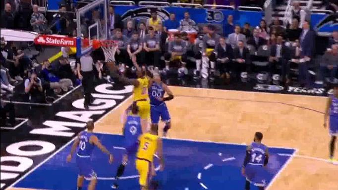  奥格斯堡防守反击犀利，快速转换斩获关键三分