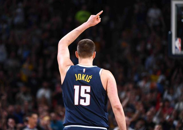  约基奇轰赛季第15次三双掘金轻取凯尔特人登顶东部