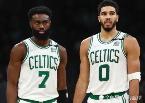  杰伦布朗关键盖帽绿军险胜篮网队